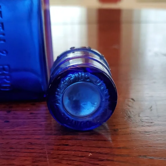 Vintage 1899, Blue Cobalt Glass - John Wyeth & Bro Bottle Pharmacy Bottle - Picture 2 of 10